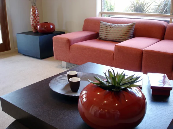 Heldere rode moderne lounge — Stockfoto