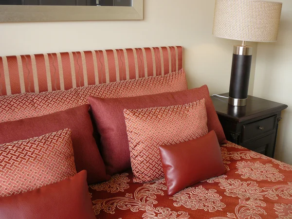 Сучасна спальня розкішний червоний — стокове фото