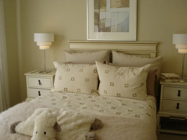 현대 침실 부드러운 중간색 — 스톡 사진