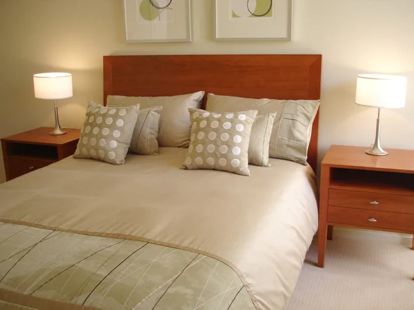 現代寝室の柔らかな色調 — ストック写真