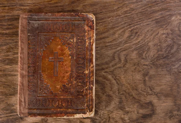Bíblia muito antiga — Fotografia de Stock