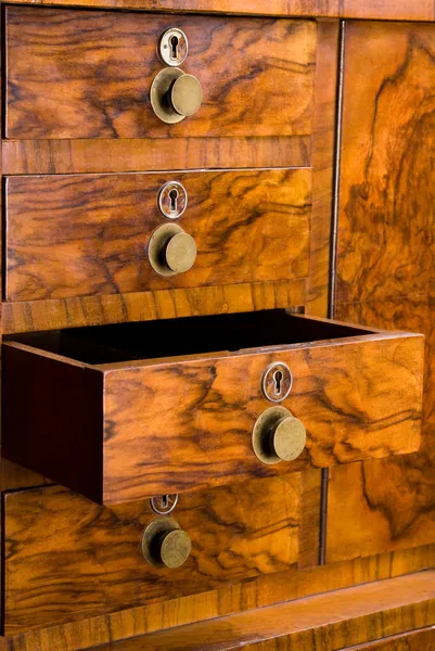 Mobile in legno con cassetto aperto — Foto Stock