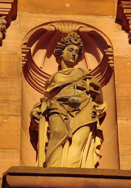 Heidelberger zamek, ottheinrich budynku, statua sprawiedliwości — Zdjęcie stockowe