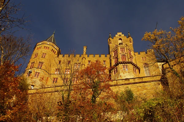 Hohenzollern slott i swabian under hösten, Tyskland — Stockfoto