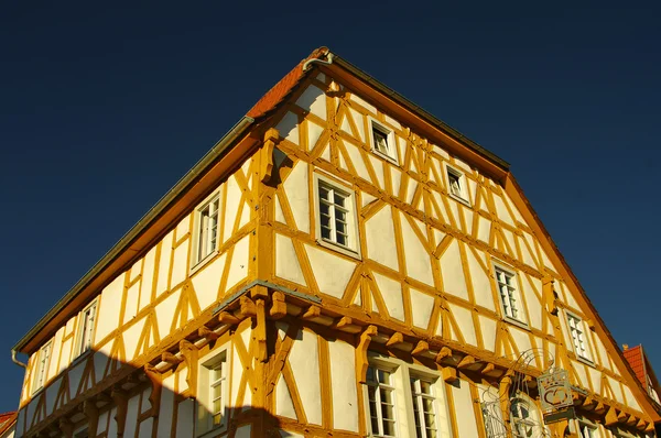 Деревянный дом в Ладенбурге недалеко от Гейдельберга в Германии — стоковое фото