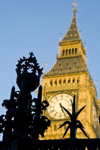 Grille of the Houses of Parliament over Big Ben — Stock Photo, Image