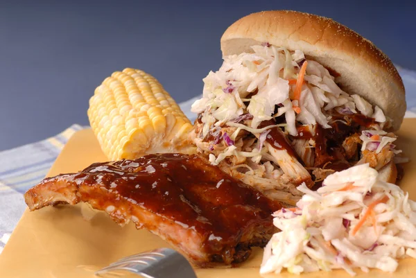 Pulled pork sandwich, ribs — Stock Photo, Image