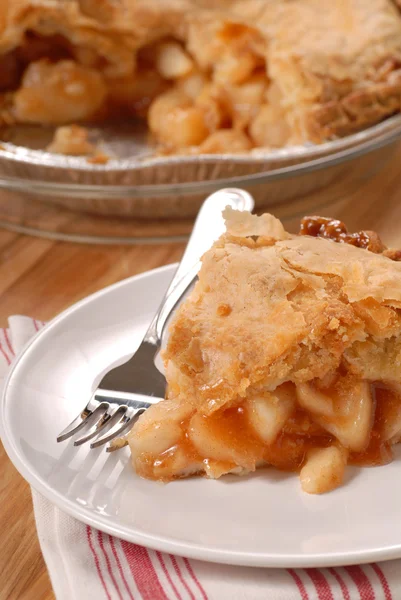 Tranche de tarte aux pommes plat profond — Photo