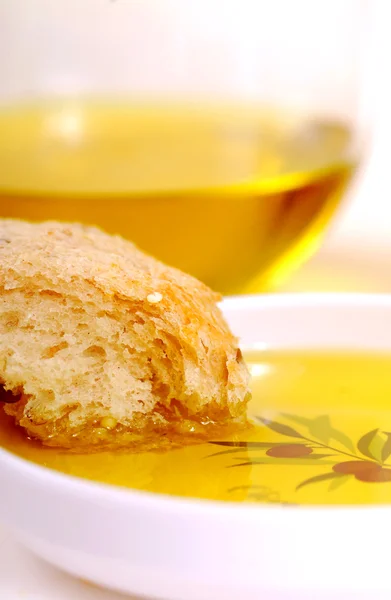 Bread and olive oil — Stock Photo, Image