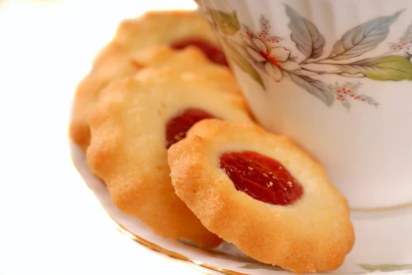 Raspberry thumbprint cookies — Stock Photo, Image