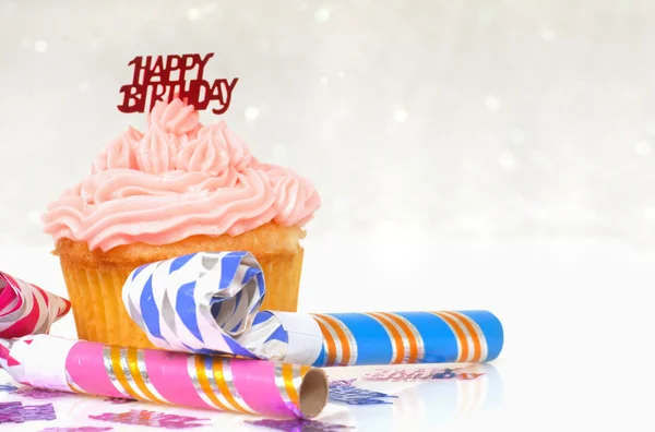 Cupcake med födelsedag tema — Stockfoto