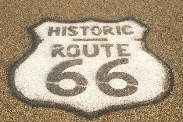 Señal de ruta 66 en el pavimento — Foto de Stock