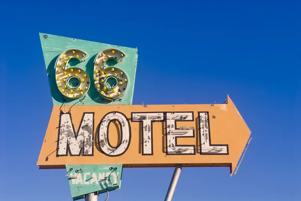 Route 66 motel teken van een verlaten motel — Stockfoto