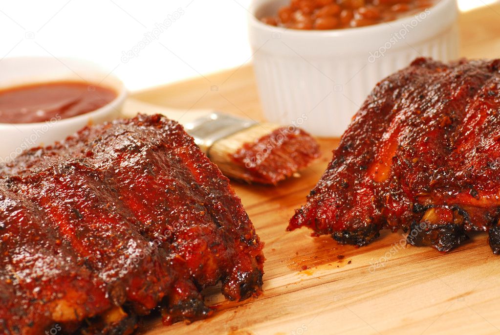 BBQ Ribs with beans and dipping sauce