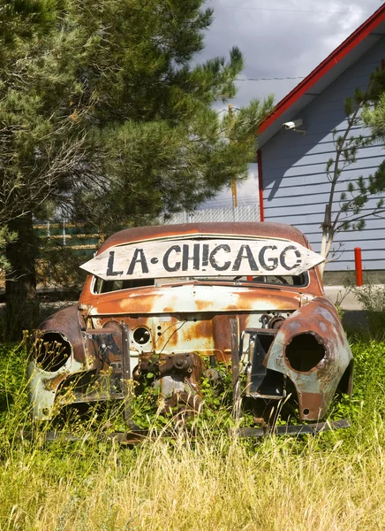 Auto abbandonata lungo la US Route 66 — Foto Stock