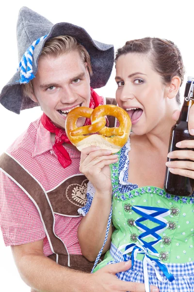 Счастливая баварская пара — стоковое фото
