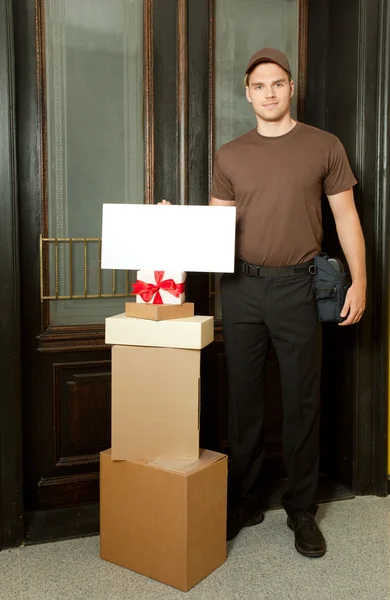 Friendly delivery man — Stock Photo, Image