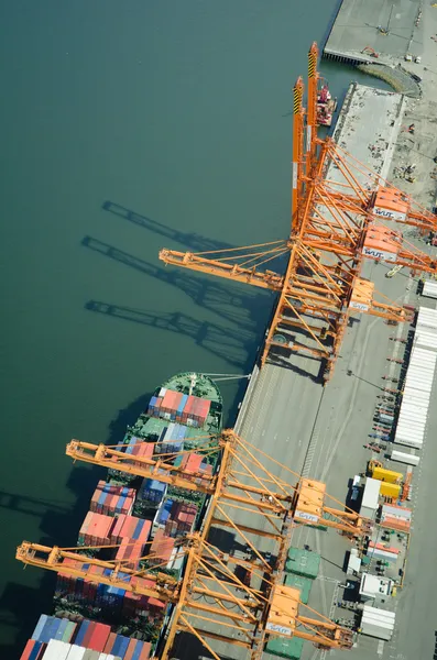 Ship at Dock - Aerial — Stock Photo, Image