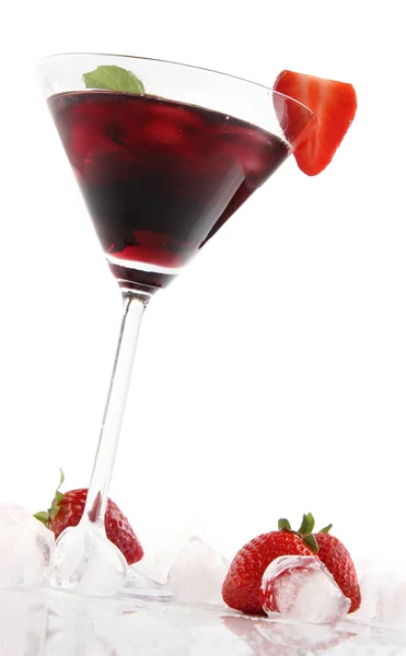 Alcoholic drink with strawberry — Stock Photo, Image