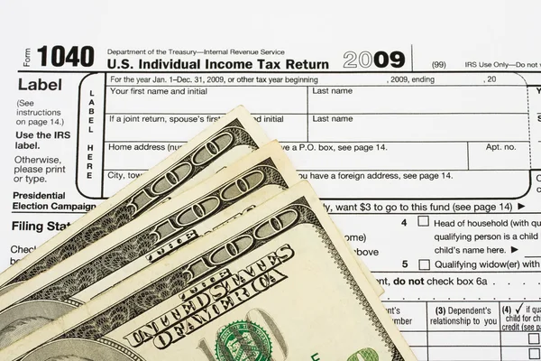 Calculating your tax refund — Stock Photo, Image