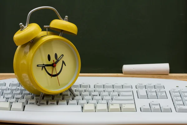 Hora de obter uma educação online — Fotografia de Stock