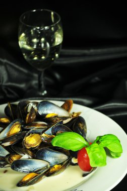 Mussels dish clipart