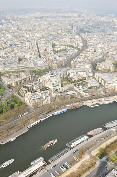 整个巴黎塞纳河 — 图库照片