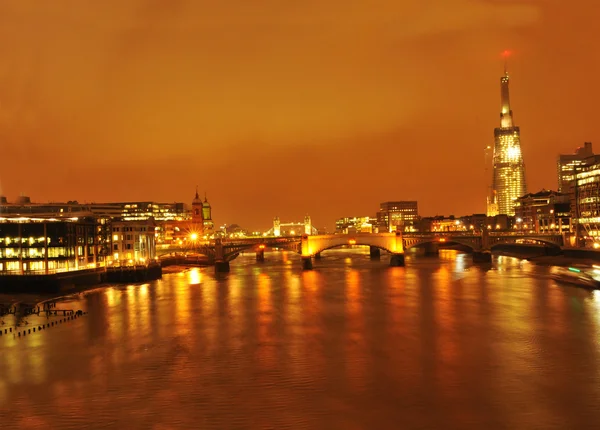 "Shard" Londra Köprüsü gece — Stok fotoğraf