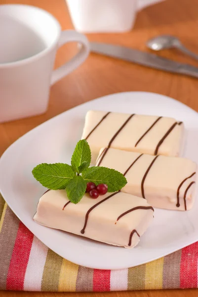 Tortas en esmalte blanco — Foto de Stock