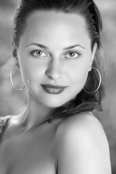 Portret van sexy Kaukasische jonge vrouw — Stockfoto