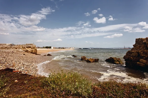 Pequeña playa a orillas del río Tejo . —  Fotos de Stock
