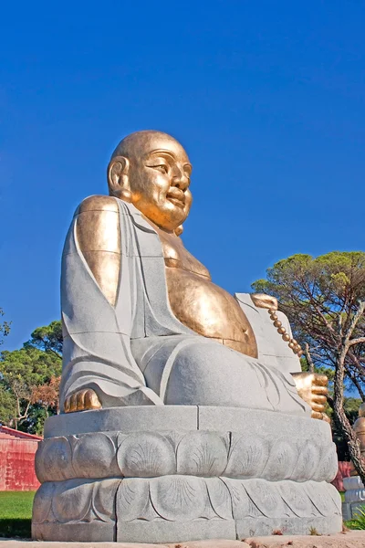 Buda oturup dua — Stok fotoğraf