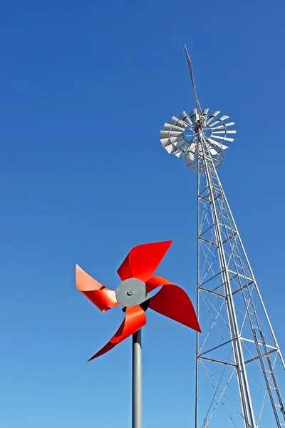 Dos molinos de viento —  Fotos de Stock