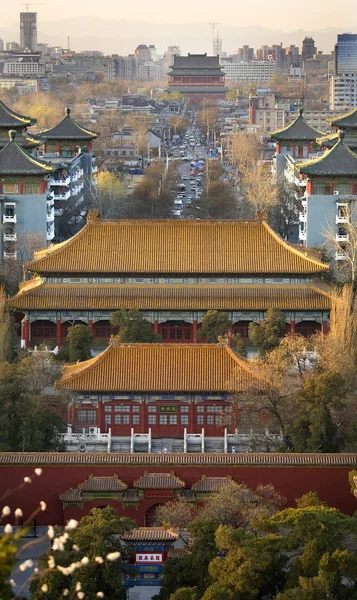 Parc de Jinshang Regardant vers le nord à la tour de tambour Beijing Chine Vertica — Photo