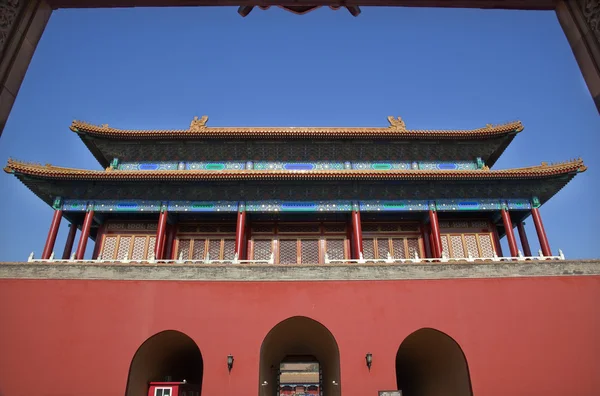 Červené brány dveře gugong Zakázané město palác beijing Čína — Stock fotografie