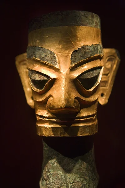 金のブロンズ像 sanxingdui 博物館成都四川省中国 — ストック写真