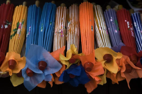 Цветные бумажные зонтики ручной работы Китай — стоковое фото