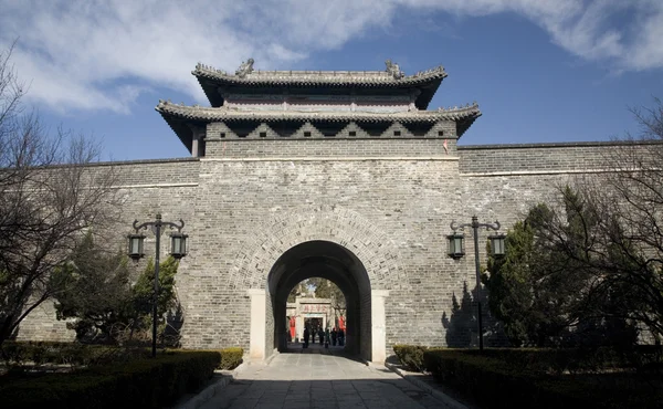 Porte murale de la ville Qufu Chine Entrée au Temple Confucius — Photo