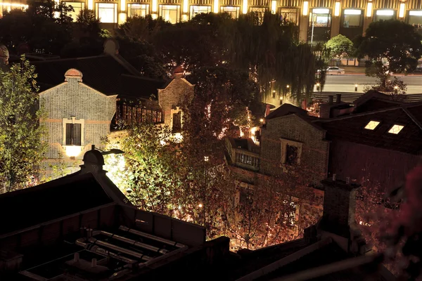 Stary pawilon chiński xintiandi luwan, Szanghaj Chiny w nocy — Zdjęcie stockowe