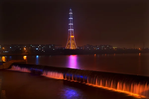 Řídící věž v noci vodopád fushun městě liaoning provincii chi — Stock fotografie