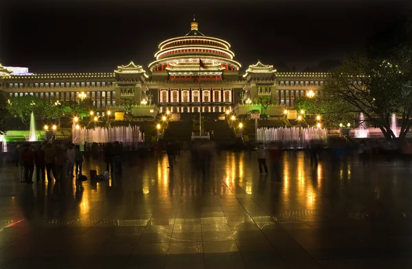 Tanec v chongqing náměstí renmin sichuan Čína v noci — Stock fotografie