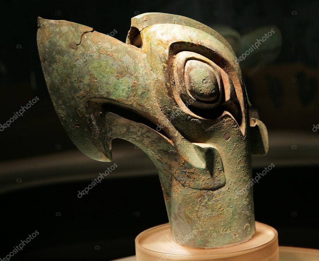 青銅の鳥像 sanxingdui 博物館成都四川省中国 — ストック写真