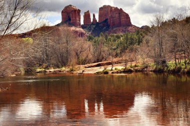 Katedral Kanyon oak creek yansıma sedona arizona rock