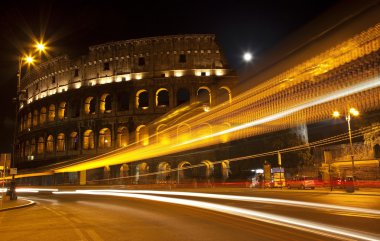 Colosseum sokak soyut gece moon Roma İtalya