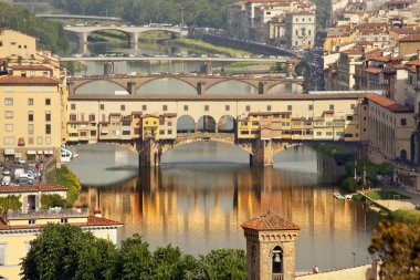 Ponte vecchio kapalı köprü arno Nehri Floransa İtalya