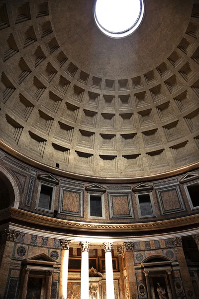 3 pm pantheon solur effekt kupolen taket hålet Rom Italien — Stockfoto