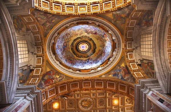 梵蒂冈里面美丽的天花板的圆顶意大利罗马 — 图库照片