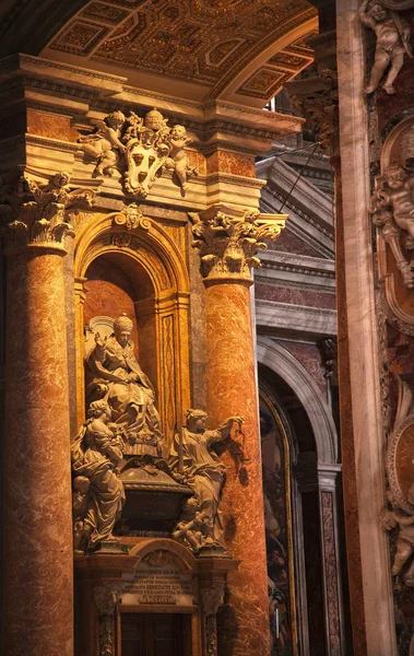 Vaticano Dentro da Estátua do Papa Bento XVI Roma Itália — Fotografia de Stock