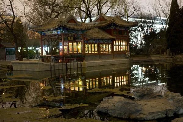 Piedra barco templo de sol estanque reflexión Beijing China —  Fotos de Stock