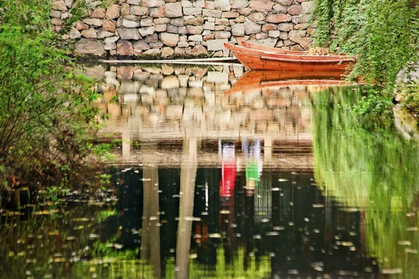 Båt reflektion trädgården av den ödmjuka administratör suzhou Kina — Stockfoto